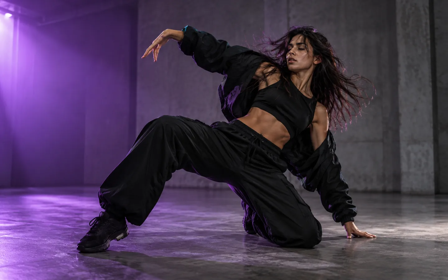ダンススタジオの架空ブランドを表す生成イメージ